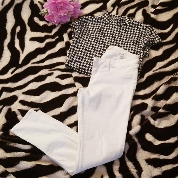 Jeans & Crop top. - Picture 1 of 5